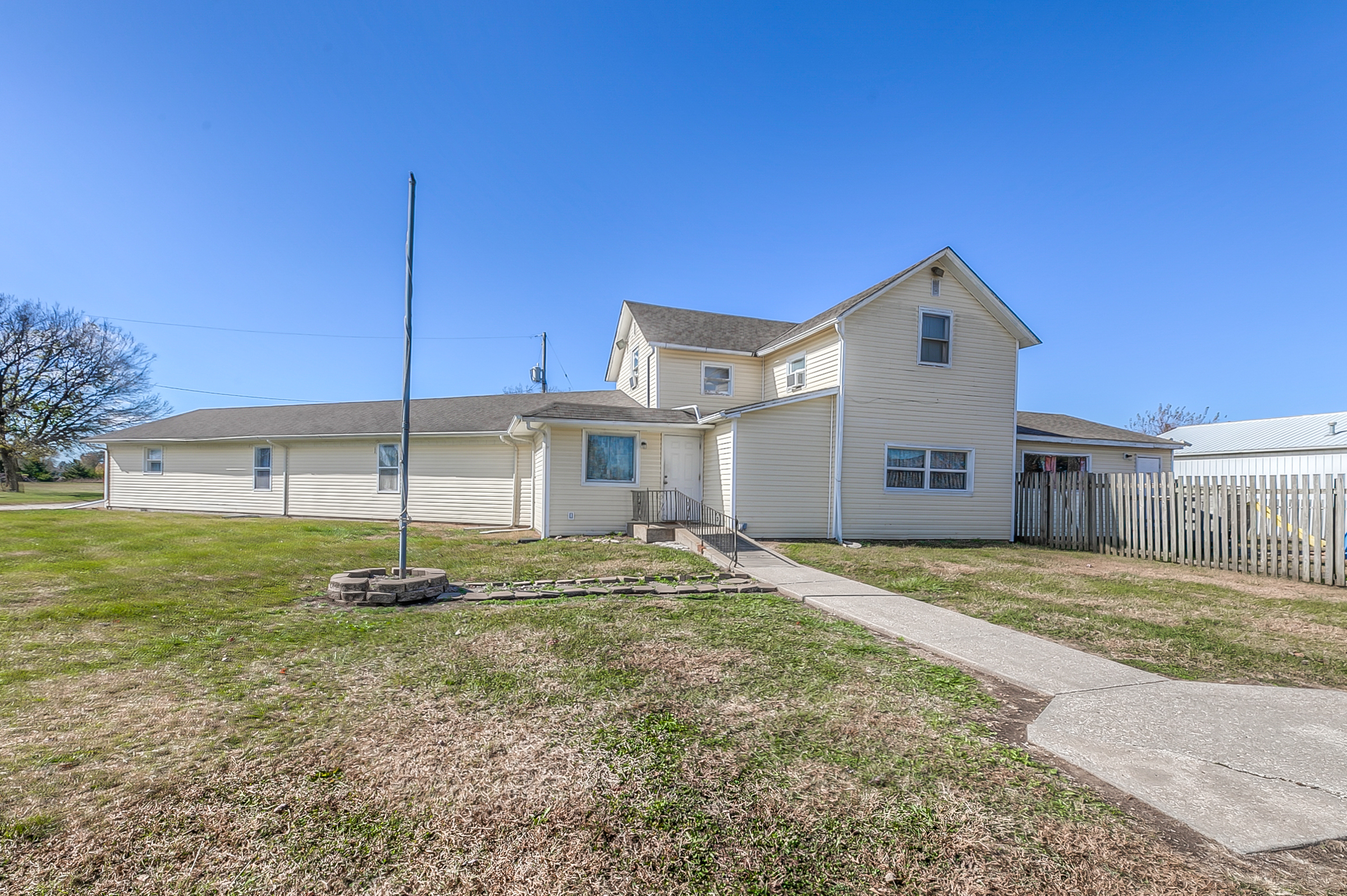 31710 Old Kc Rd, Paola, KS 