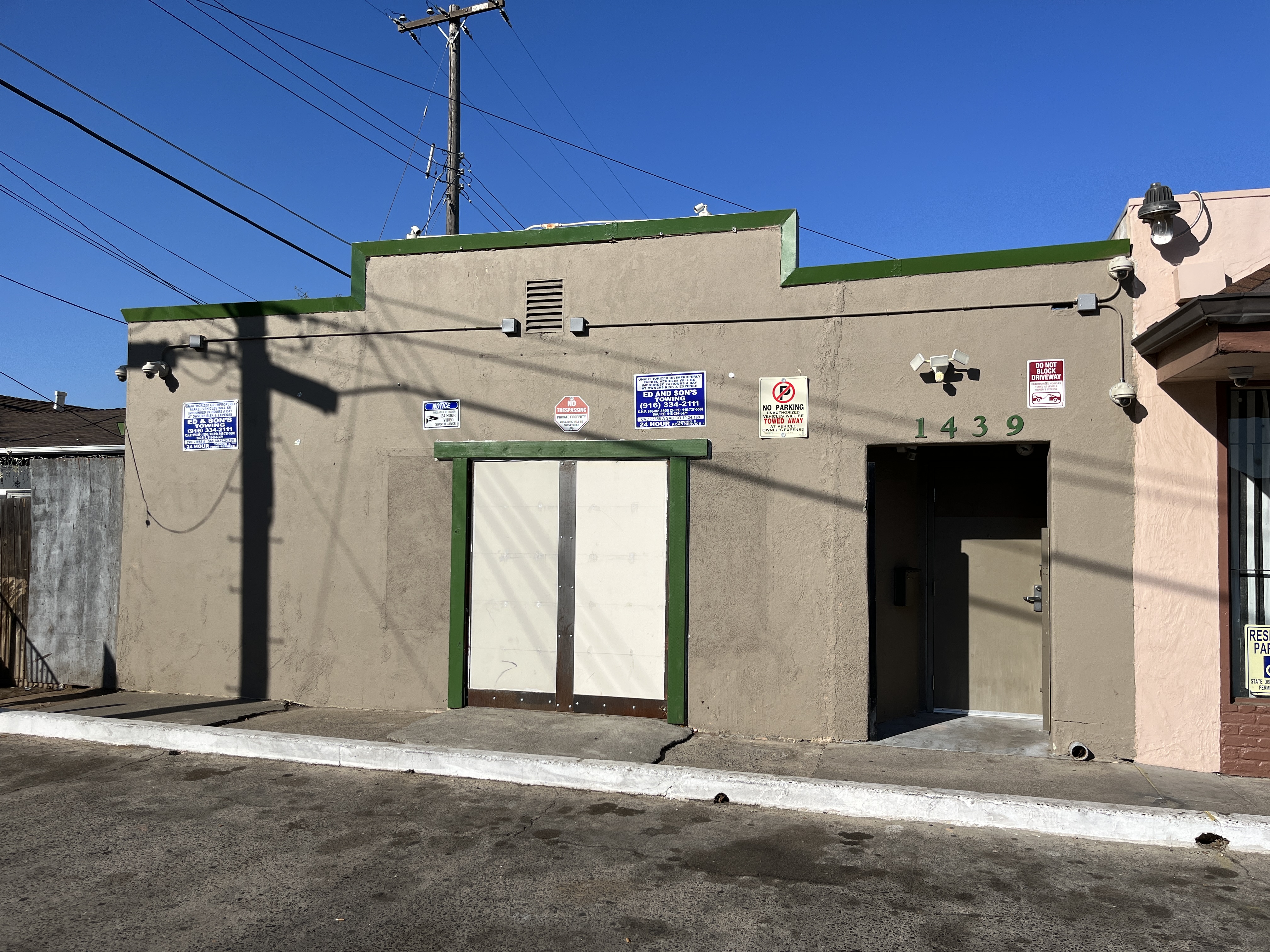 Owner/User Retail/Office Opportunity / Green Zone
