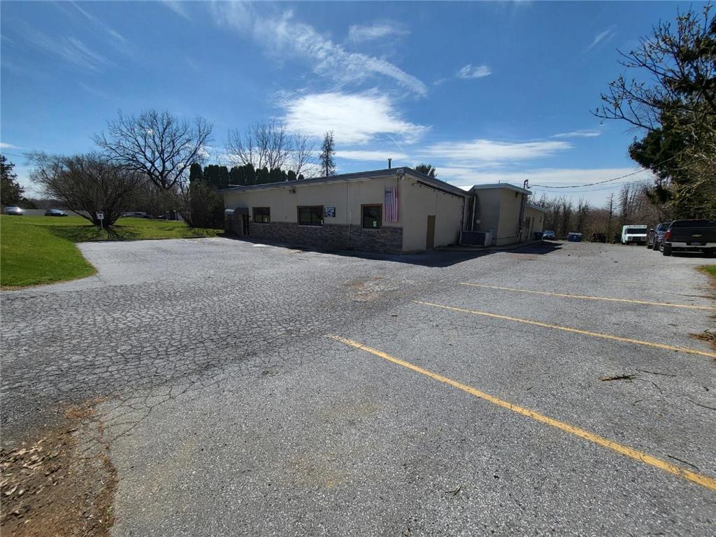 1800 Willow Spur