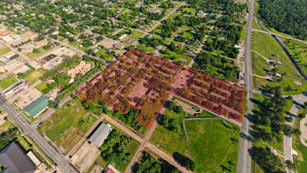 Sabine Park Apartments FOR SALE on 111 W. Pine Avenue,