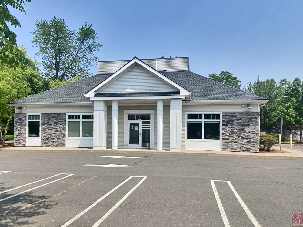 3,200± SF RETAIL / BANK SPACE